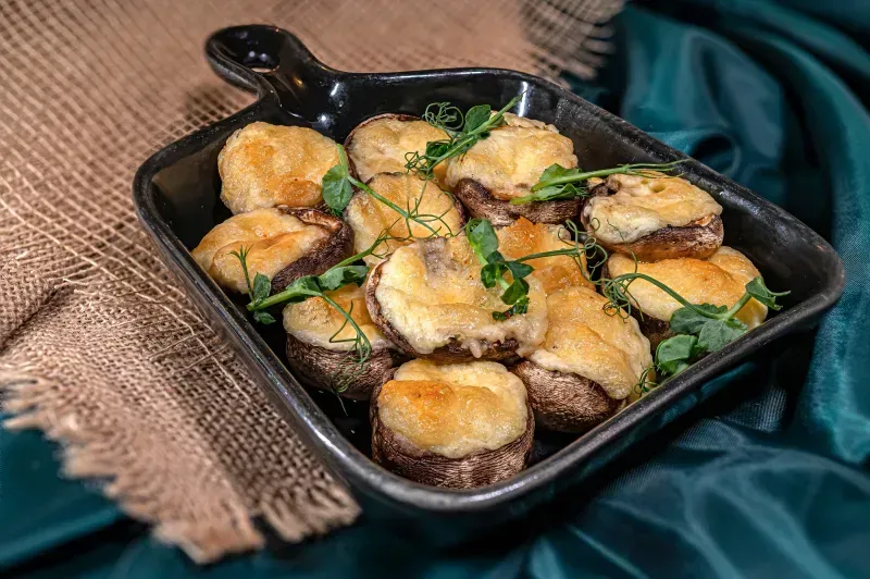 Шампиньоны с сыром