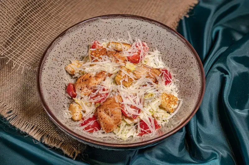 Цезарь с курицей